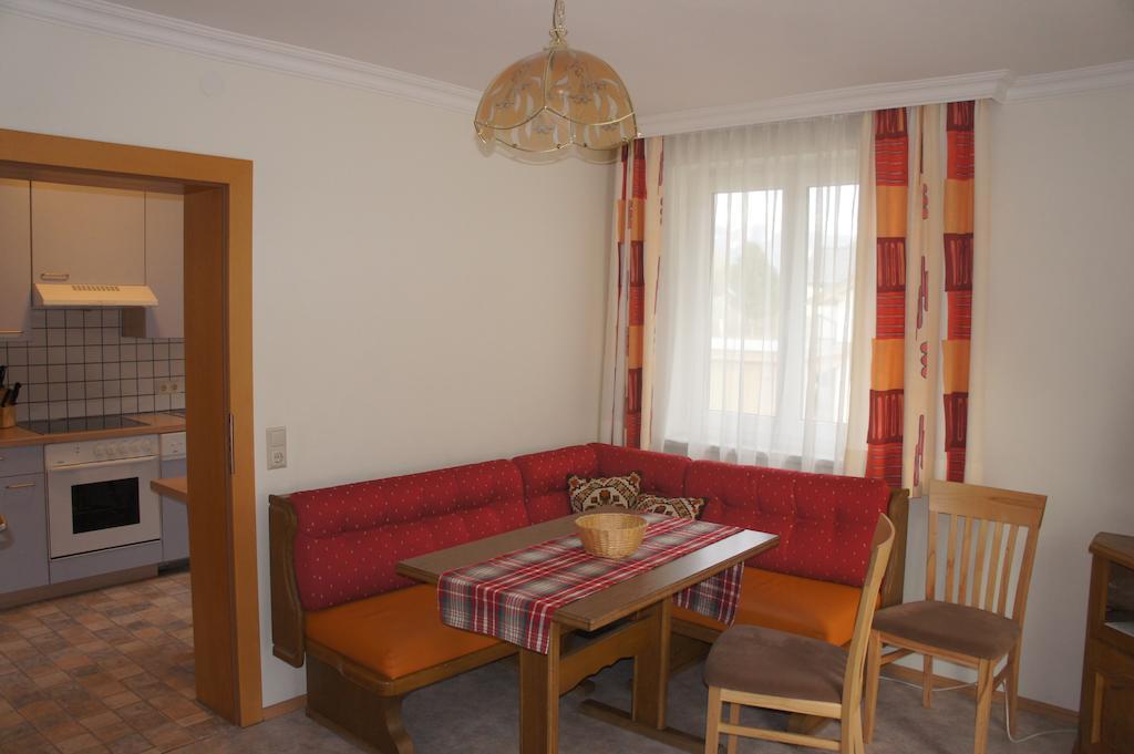 Appartementhaus Alpina Flattach Δωμάτιο φωτογραφία